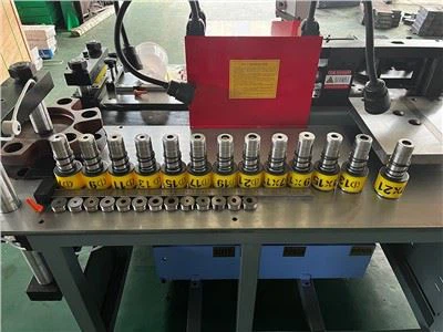 銅アルミニウム切断曲げパンチング3-in-1バスバー加工機